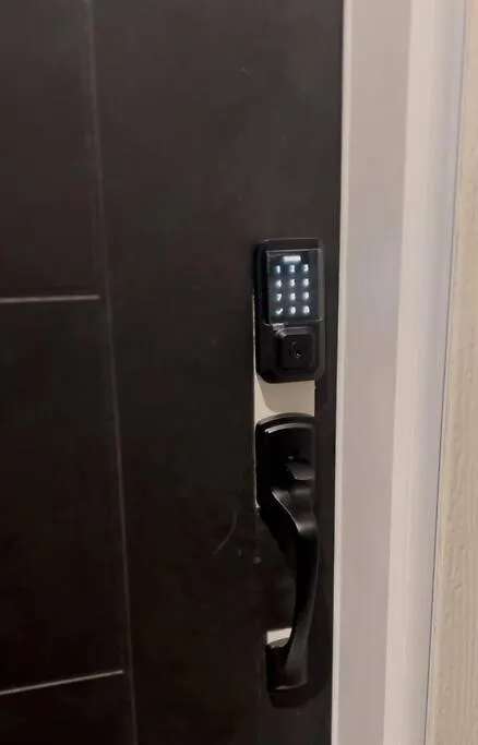 The Happy Place - Luxurious, Cozy And Modern Home With Air-Condition, Netflix, Free Parking Close To Airport And West Edmonton Mall 0*,  Canada